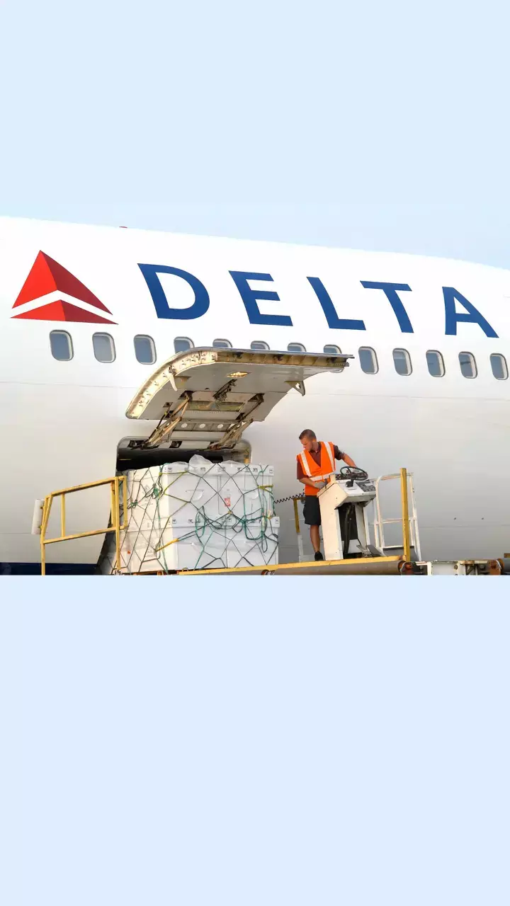 Delta Q42023 cargo revenue down 24%