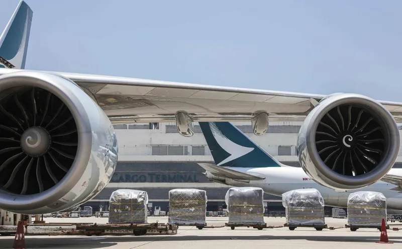 Cathay Cargo Terminal adopts 50% recycled plastic cover sheets Cathay Cargo Terminal adopts 50% recycled plastic cover sheets