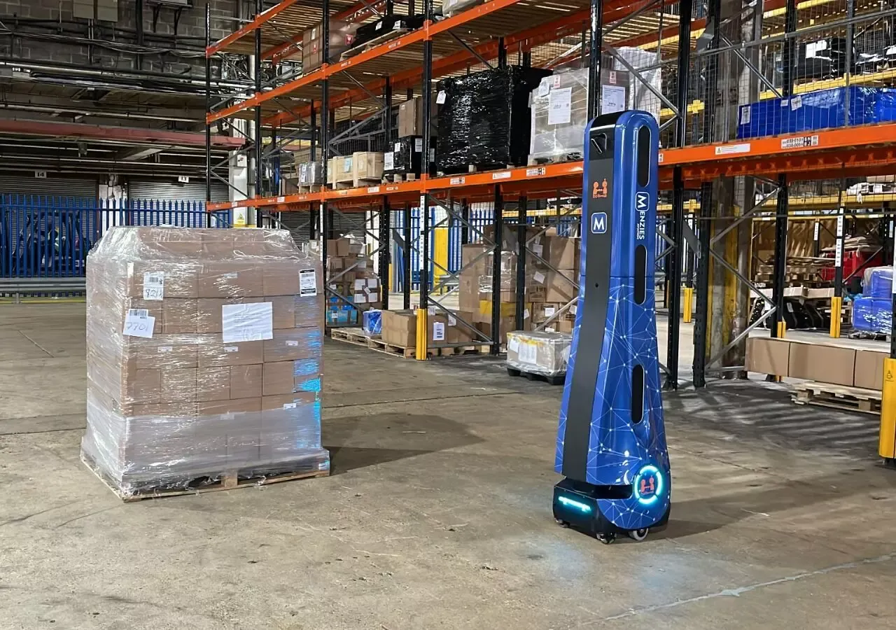 Menzies Aviations cargo robot Mimi, Photo: Menzies Aviation Menzies Aviations cargo robot Mimi, Photo: Menzies Aviation