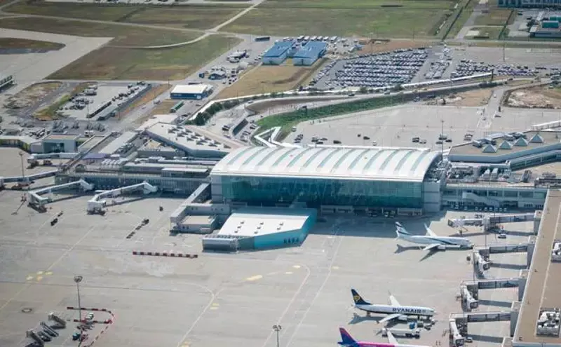 VINCI acquires 20% stake in Budapest Airport, becomes operator VINCI acquires 20% stake in Budapest Airport, becomes operator