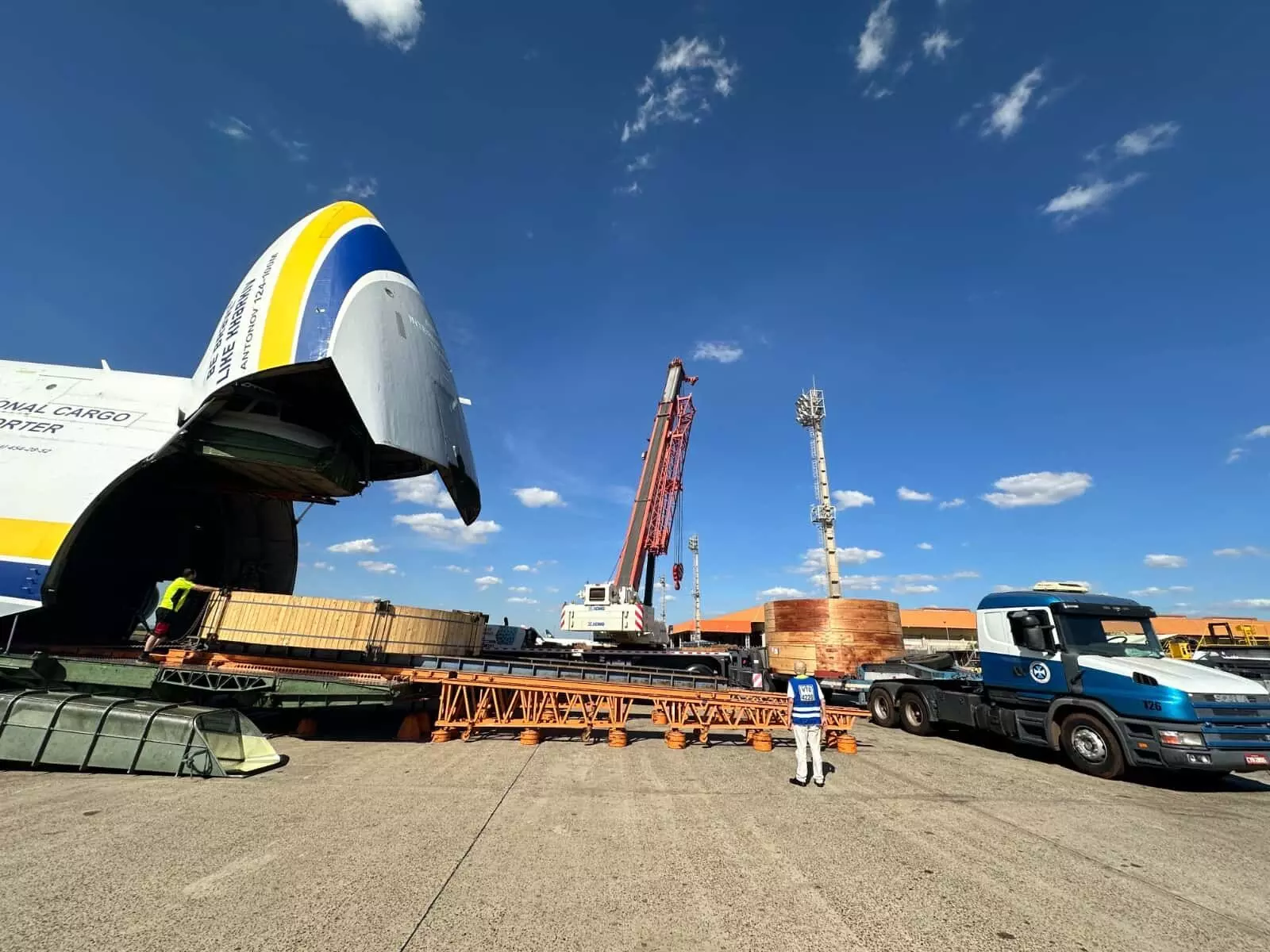 Antonov delivers oversized cargo for wood products factory in Chile
