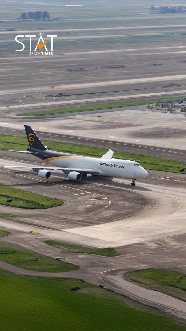 UPS Q2 net income drops 32% on lower revenue