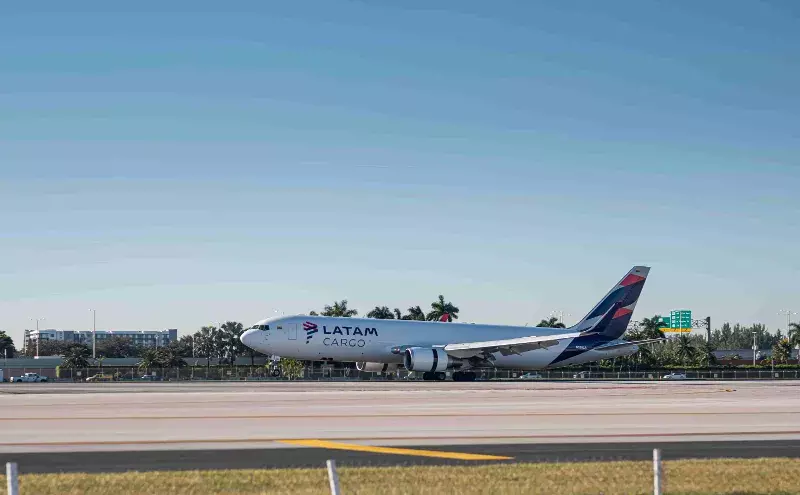 LATAM announces 3rd weekly flight on Miami-São José dos Campos route LATAM announces 3rd weekly flight on Miami-São José dos Campos route
