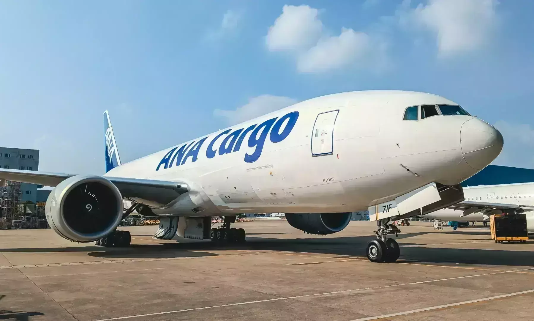 ANA’s first B777F takes off with AeroSHARK technology