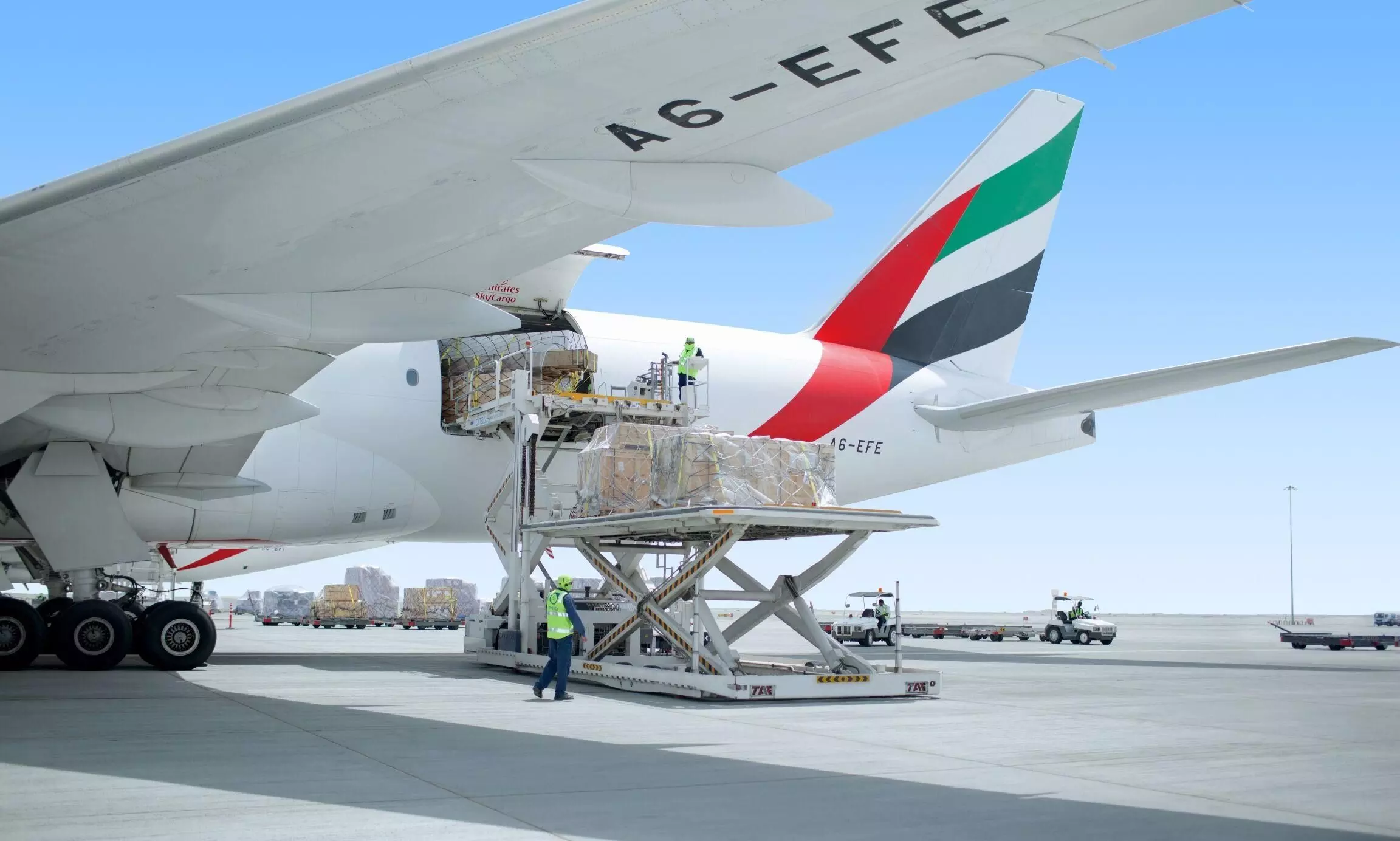Emirates SkyCargo renews contract with AeroNet Emirates SkyCargo renews contract with AeroNet