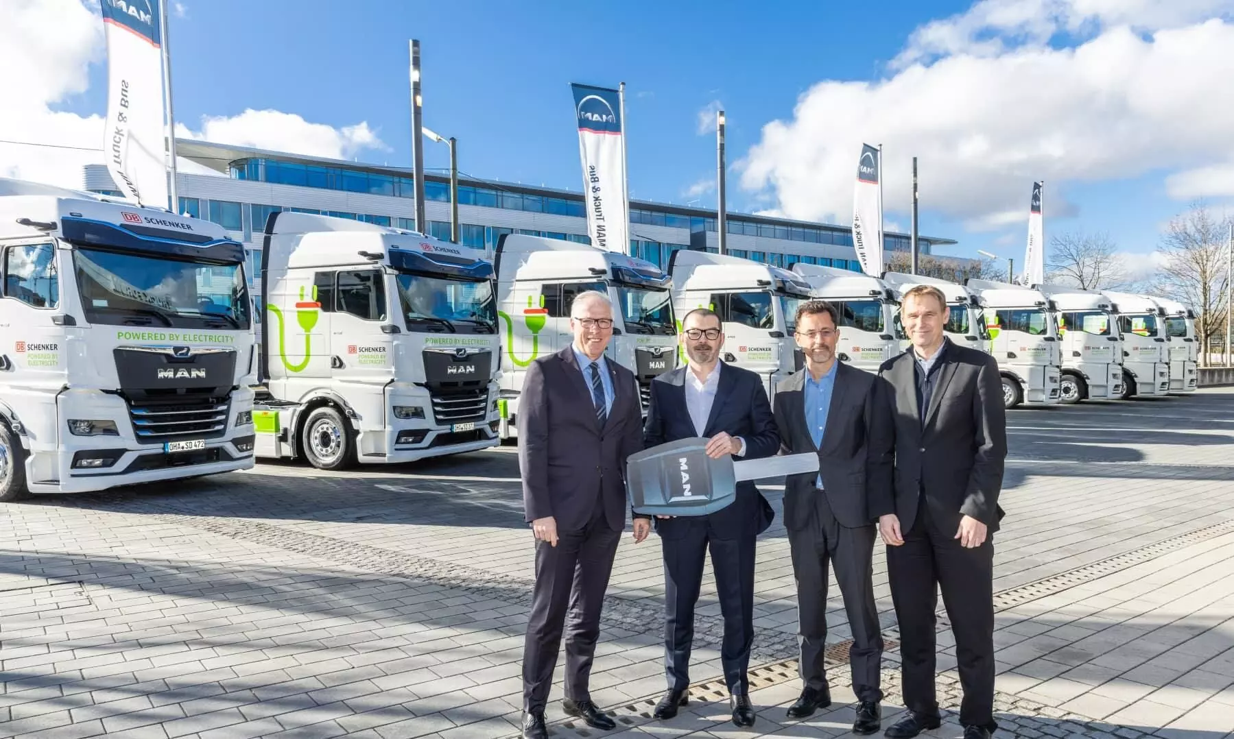 DB Schenker puts first 10 of 150 MAN eTrucks into service DB Schenker puts first 10 of 150 MAN eTrucks into service