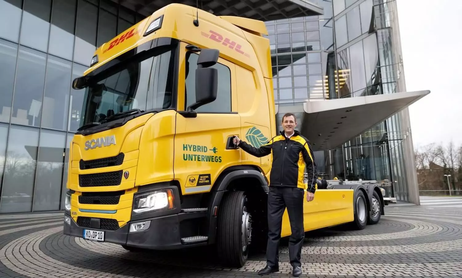 DHL, Scania to test electric truck with fuel-powered range extender DHL, Scania to test electric truck with fuel-powered range extender