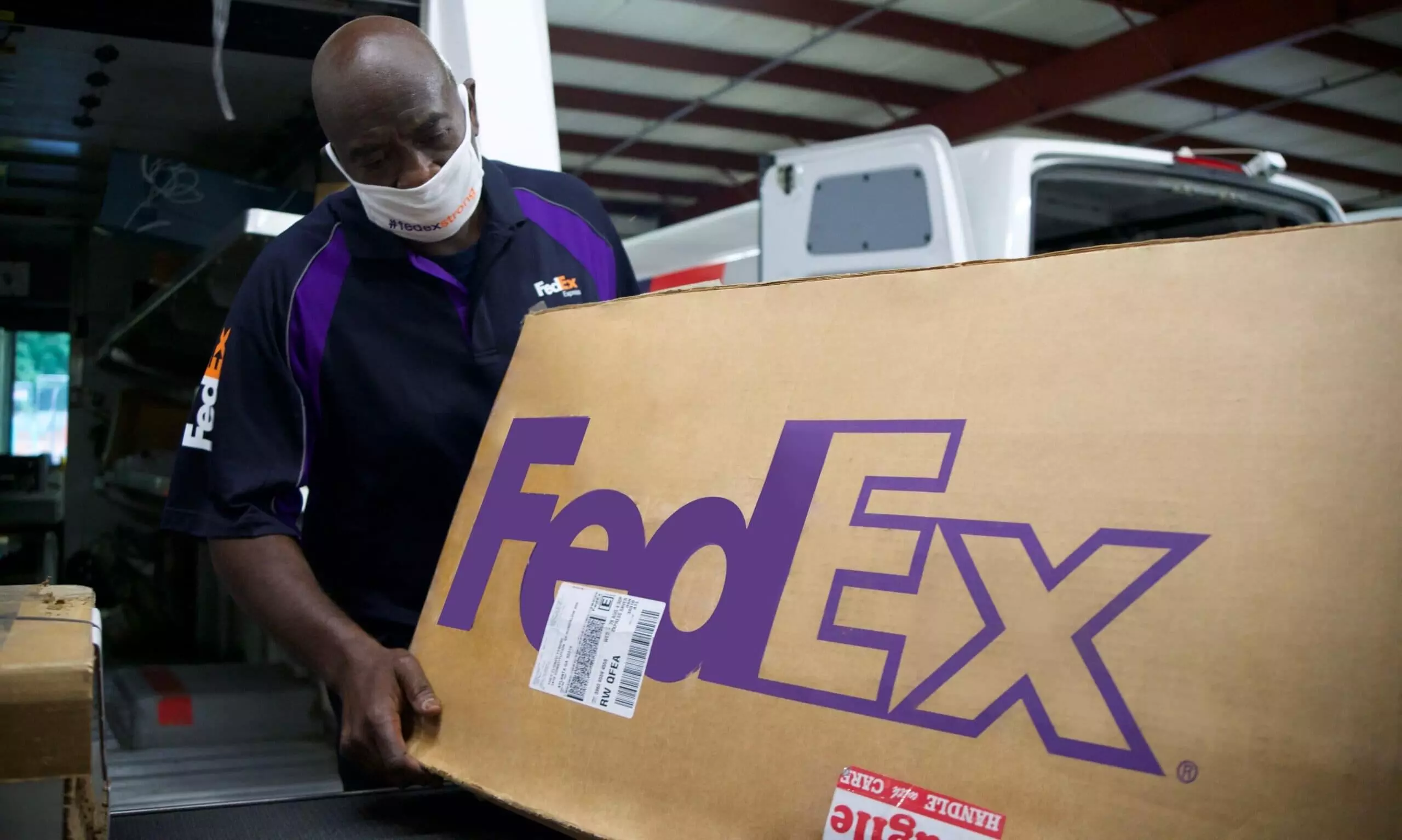 FedEx Q3 revenue up marginally at $22.2bn, outlook weak