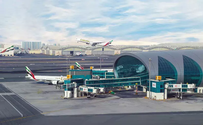 Dubai, the worlds gateway for global logistics Dubai, the worlds gateway for global logistics