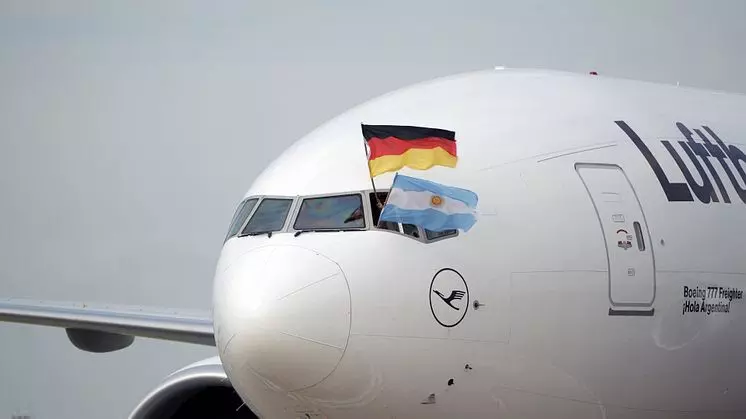 11034_Lufthansa-Cargo-freigher