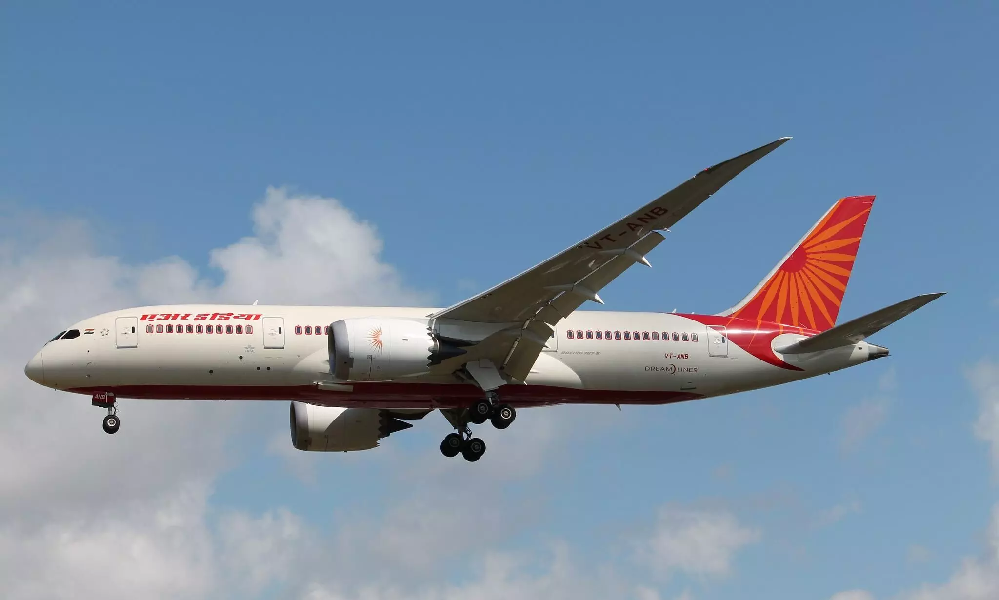 Air India crash causes first B787 full hull loss; descends -475 fpm Air India crash causes first B787 full hull loss; descends -475 fpm