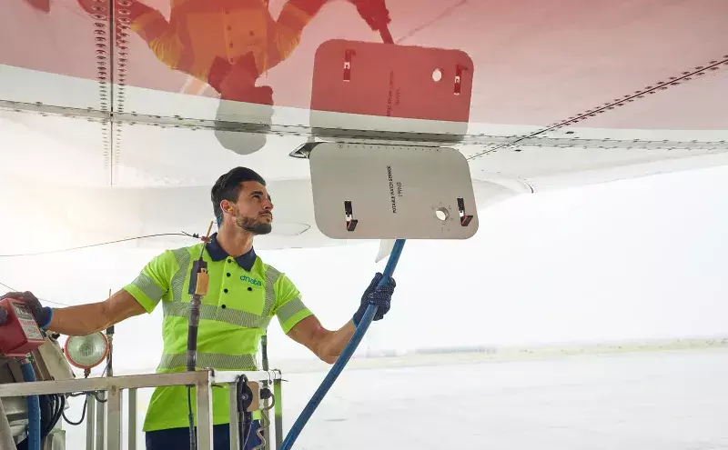 IAG partners with dnata to launch strategic ground handling drive IAG partners with dnata to launch strategic ground handling drive