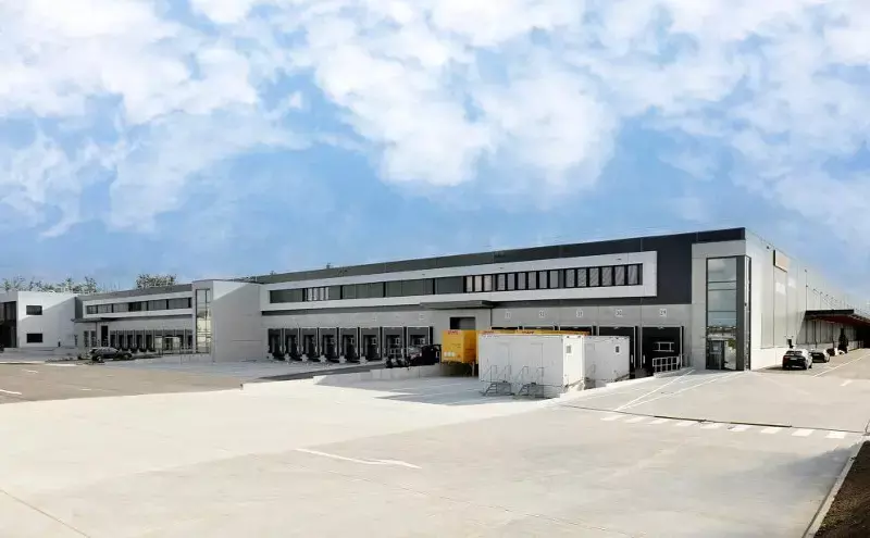 DHL starts full operations at state-of-the-art FRA cargo warehouse DHL starts full operations at state-of-the-art FRA cargo warehouse