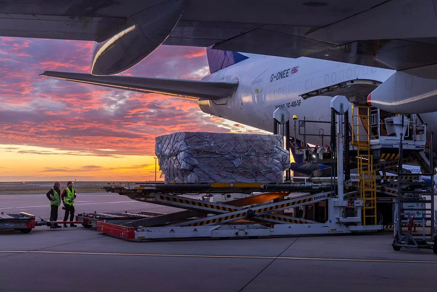Air One’s first scheduled freighter lands at East Midlands
