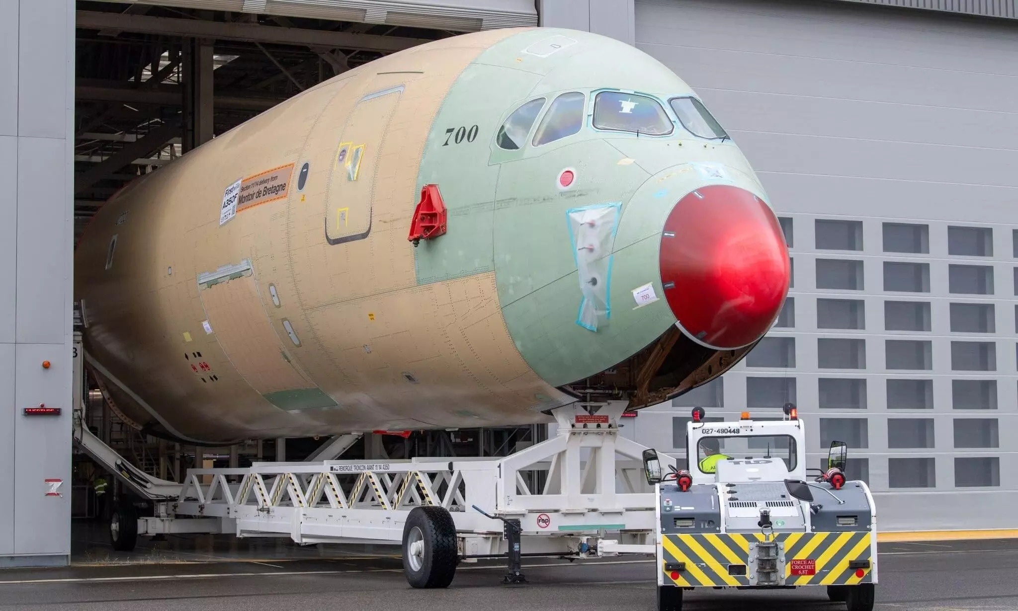 First Airbus A350F’s entire fuselage arrives in Toulouse First Airbus A350F’s entire fuselage arrives in Toulouse