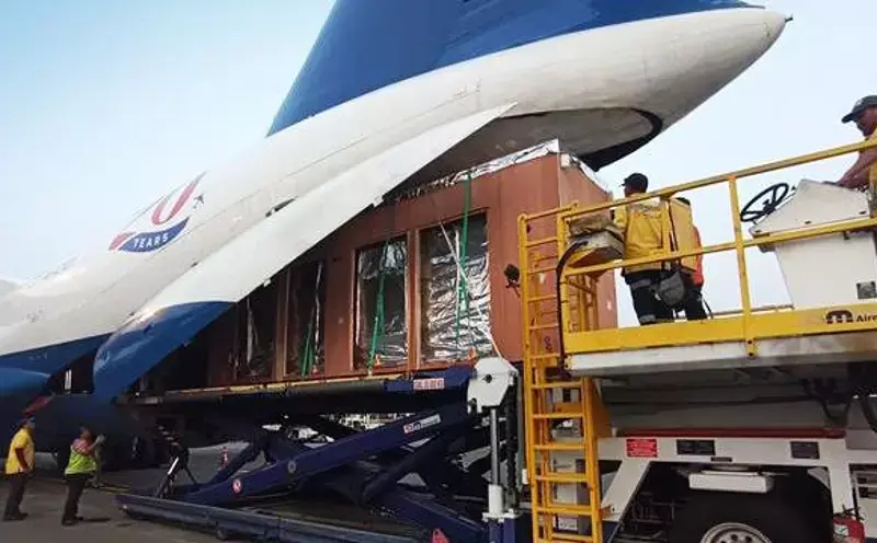 Chapman Freeborn delivers 11-tonne switchboard to Sydney Chapman Freeborn delivers 11-tonne switchboard to Sydney