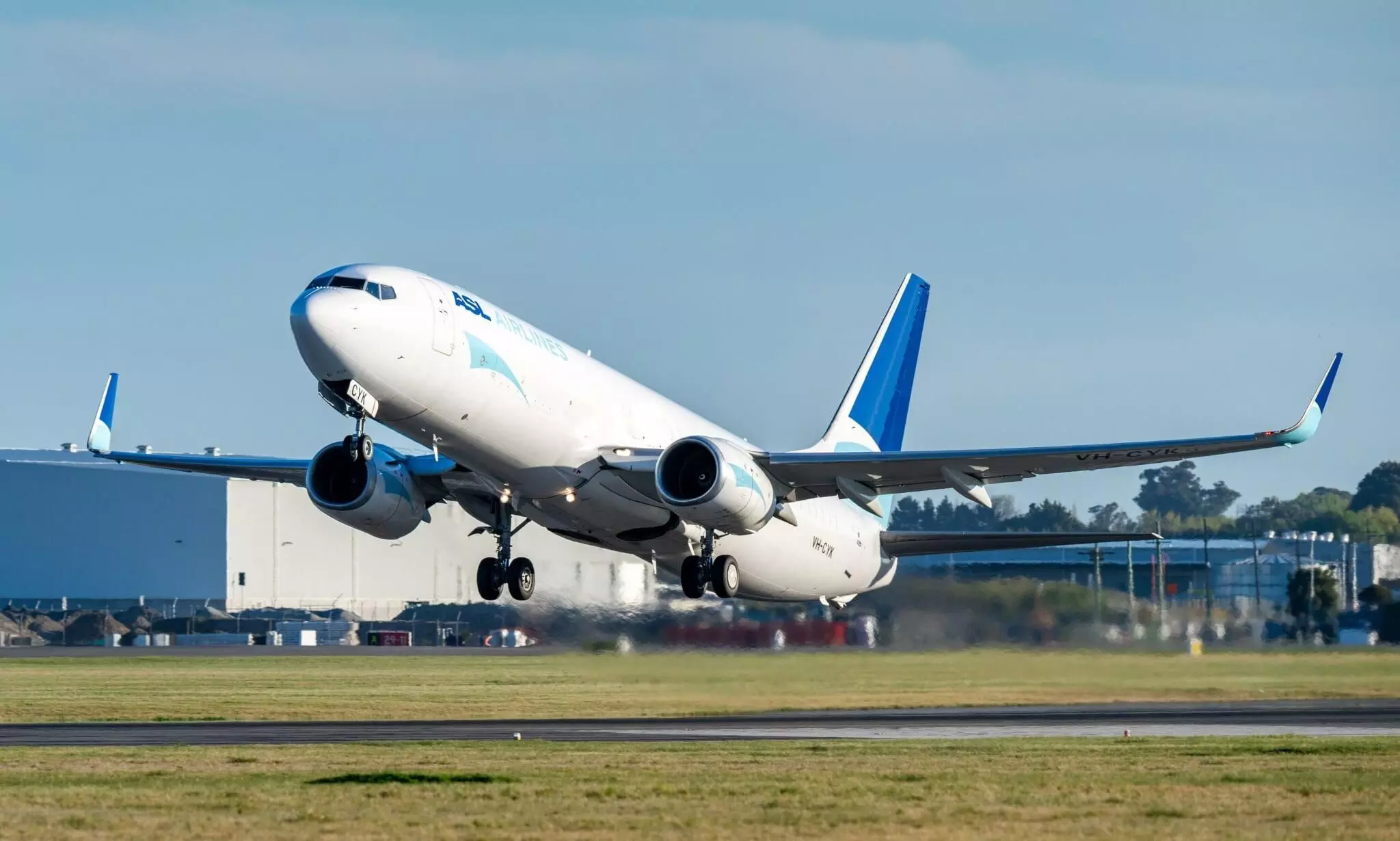 Titan Aviation Leasing sells two 737SF aircraft to ST Engineering