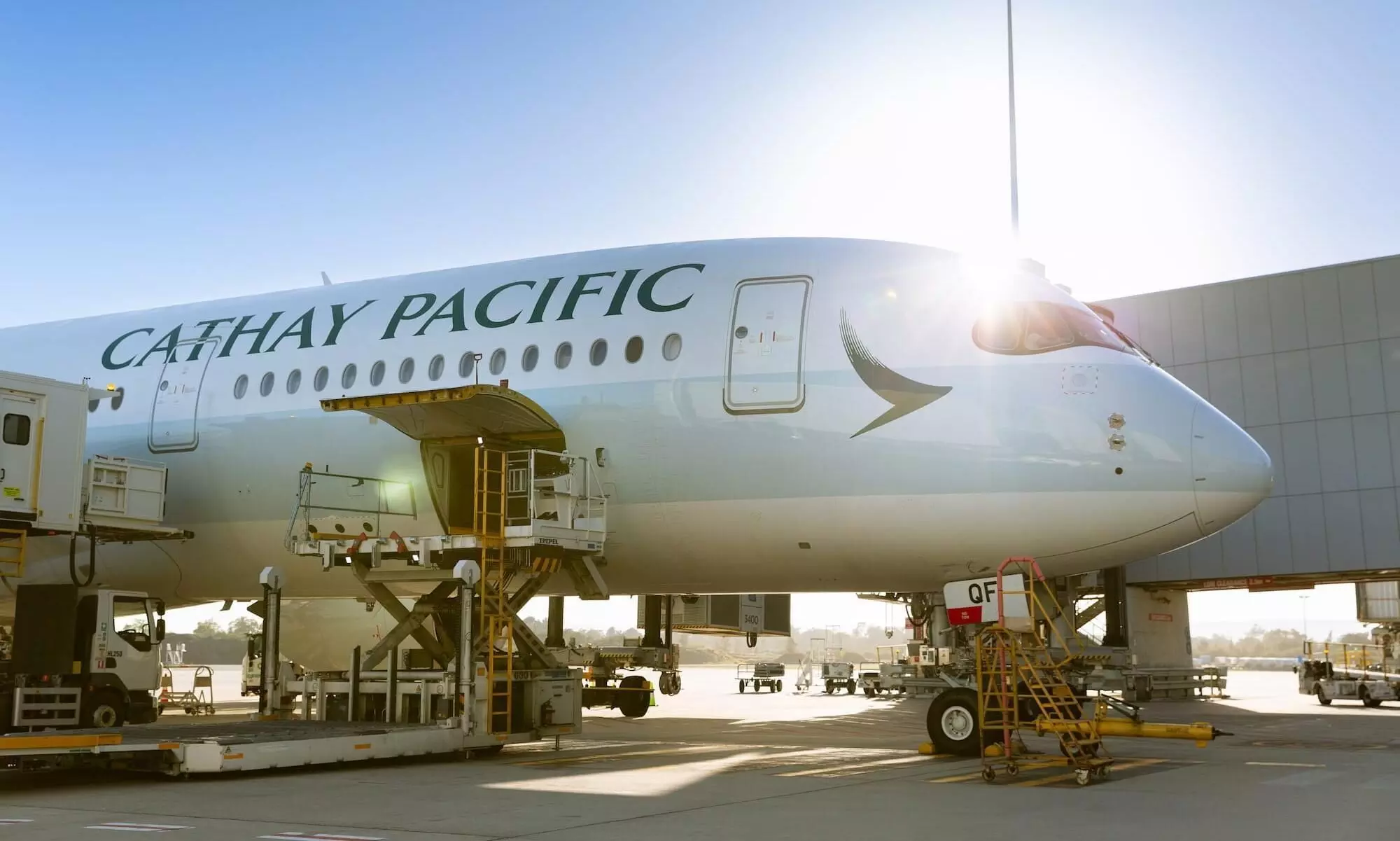 Cathay Cargo transports 10 terracotta figures, over 200 artefacts