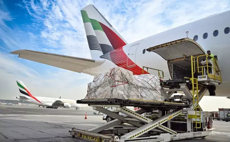 Emirates launches airbridge to Sri Lanka, flying 100 tonnes of relief aid Emirates launches airbridge to Sri Lanka, flying 100 tonnes of relief aid