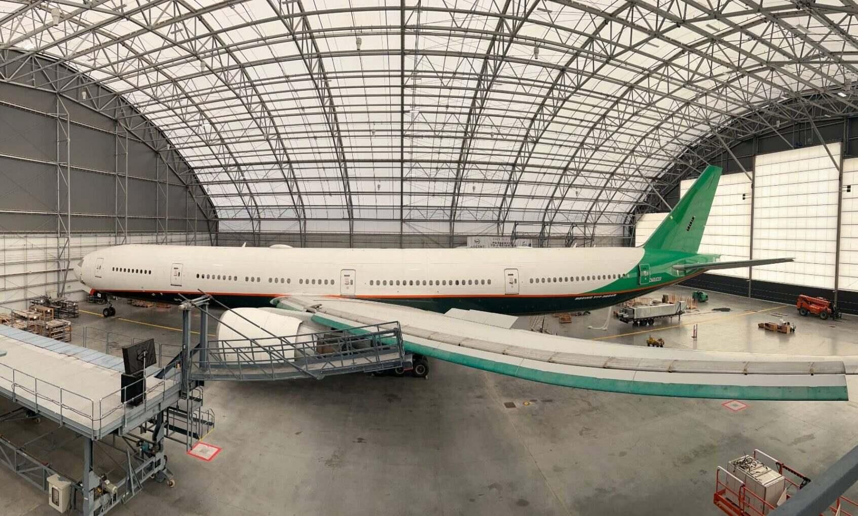 IAI北美首架波音777-300ERSF货机改装启动