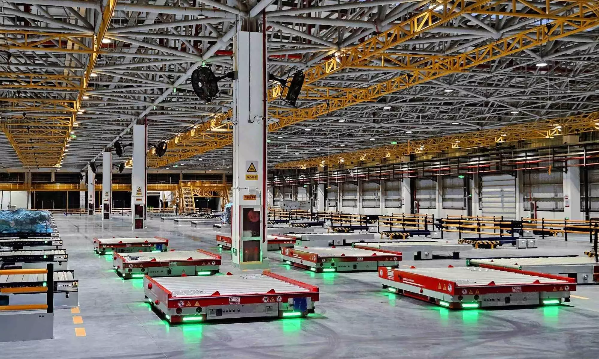 CEAL completes implementation of high-capacity AGVs in terminal 4 CEAL completes implementation of high-capacity AGVs in terminal 4