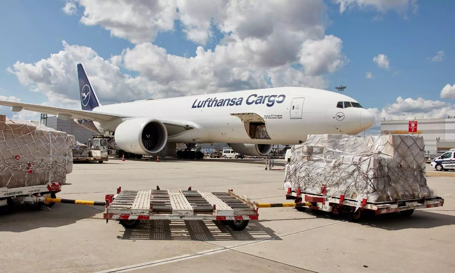 Lufthansa Cargo strengthens air freight solutions for automotive sector Lufthansa Cargo strengthens air freight solutions for automotive sector