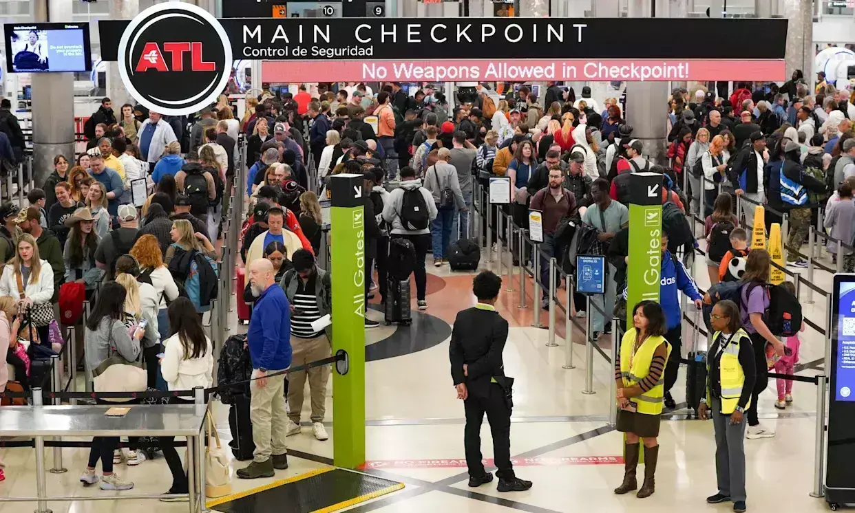 US airline CEOs urge pay protection during shutdowns