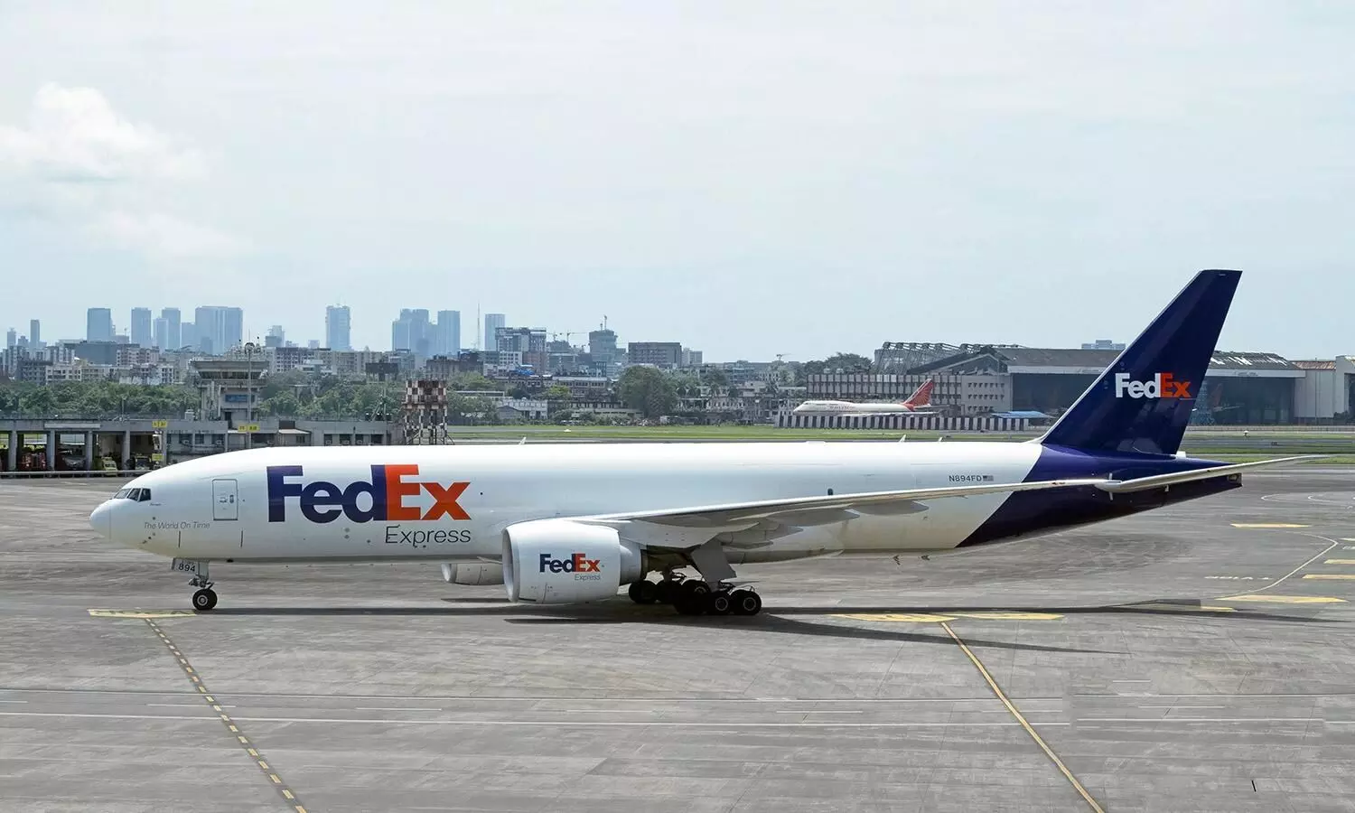 FedEx Express Boeing 777F at Mumbai International Airport on September 25, 2022. FedEx Express Boeing 777F at Mumbai International Airport on September 25, 2022.