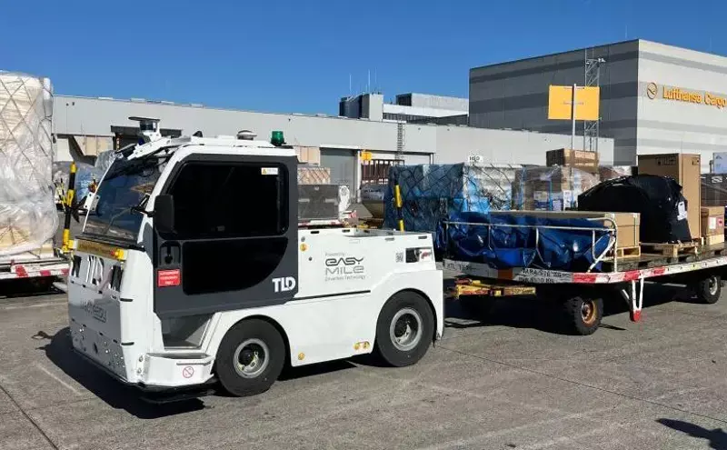 TractEasy EZTow clocks 120 daily missions at Lufthansa Cargo hub