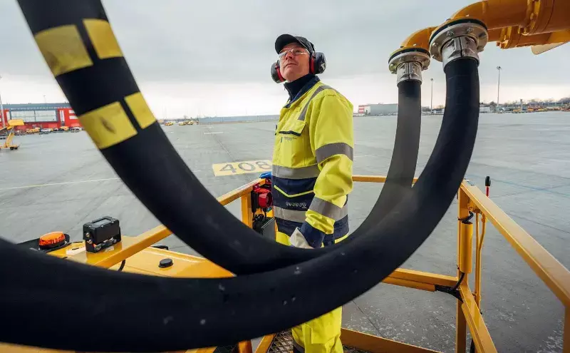 DHL, IAG Cargo expand SAF deal to cut air freight emissions DHL, IAG Cargo expand SAF deal to cut air freight emissions