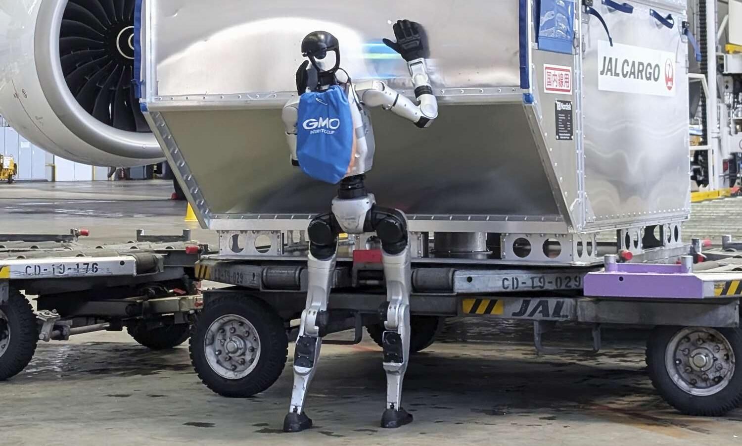 Japan trials humanoid robots to transform airport ground handling