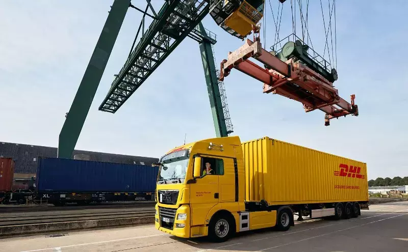 DHL tests rail freight for Formula 1 logistics in North America