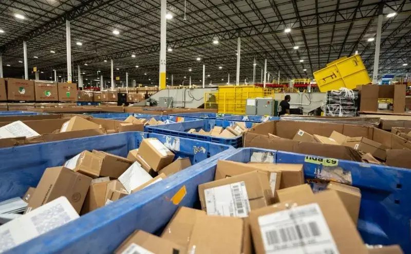 DHL eCommerce signs landmark USPS agreement
