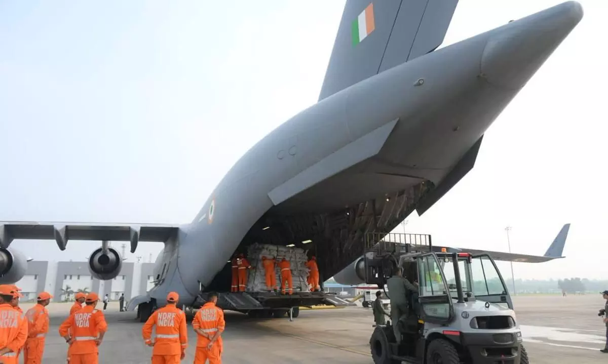 IAF airlifts 47.5 tonnes of relief supplies to Nepal IAF airlifts 47.5 tonnes of relief supplies to Nepal