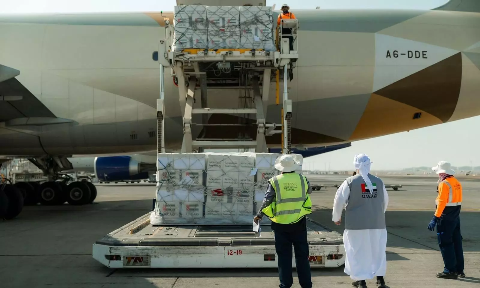 Etihad Cargo airlifts 120 tonnes of relief aid to Nepal Etihad Cargo airlifts 120 tonnes of relief aid to Nepal