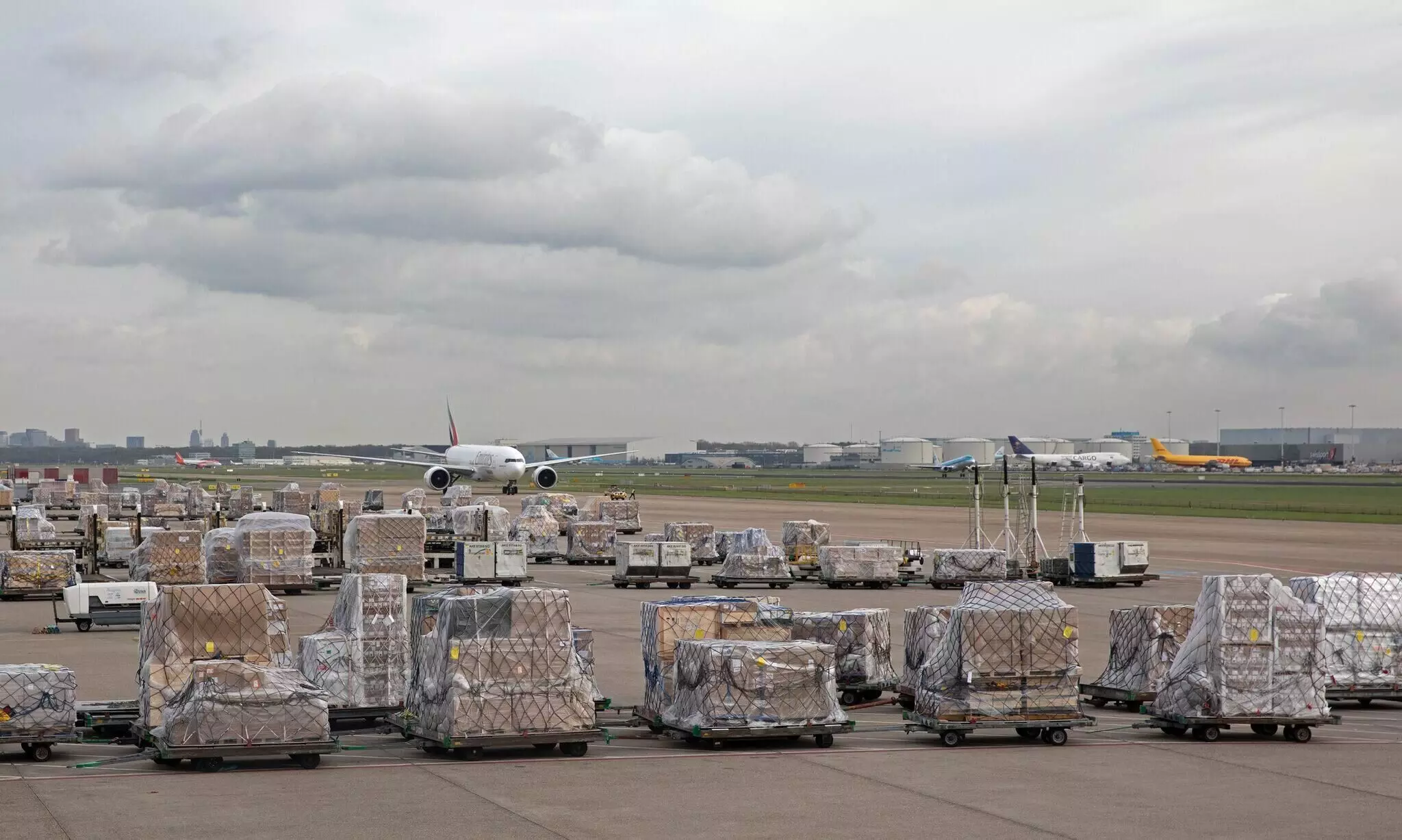 Schiphol Cargo hits 127,387 tonnes, up 8% in August Schiphol Cargo hits 127,387 tonnes, up 8% in August