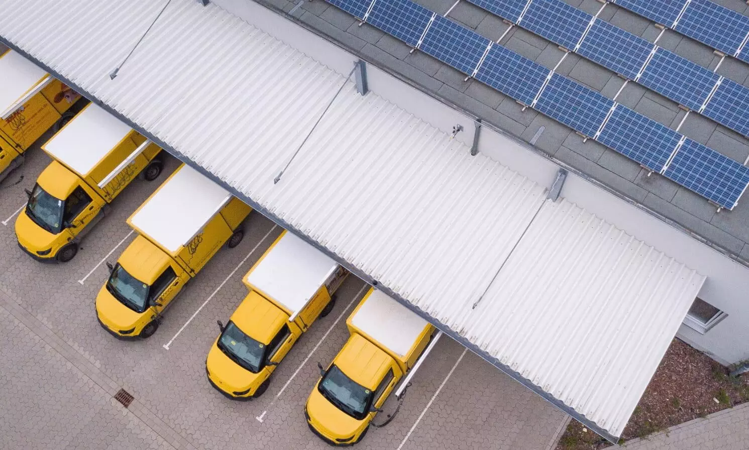 Postal operators cut CO₂ emissions 41% since 2008