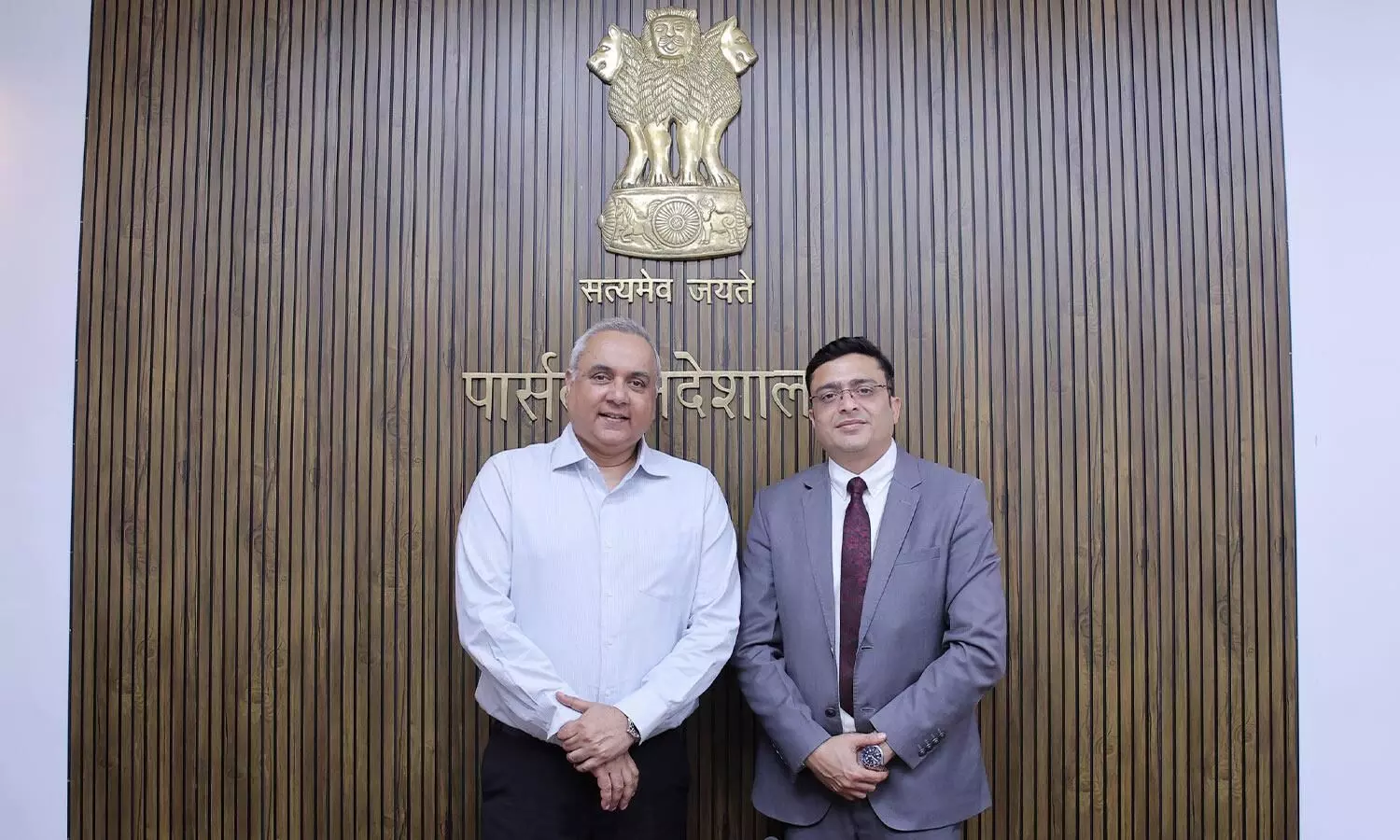 Blue Dart, India Post partner to expand delivery reach Blue Dart, India Post partner to expand delivery reach