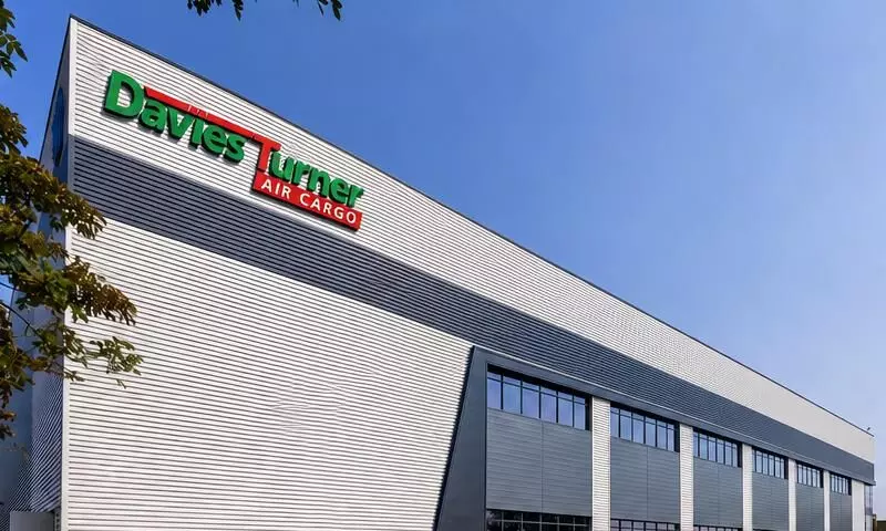 Davies Turner acquires a 130,000 sq ft facility near Heathrow Davies Turner acquires a 130,000 sq ft facility near Heathrow