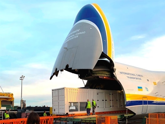 The natural choice for the project cargo was Antonov-124, the only aircraft capable of carrying three 40 foot containers. Air Cargo