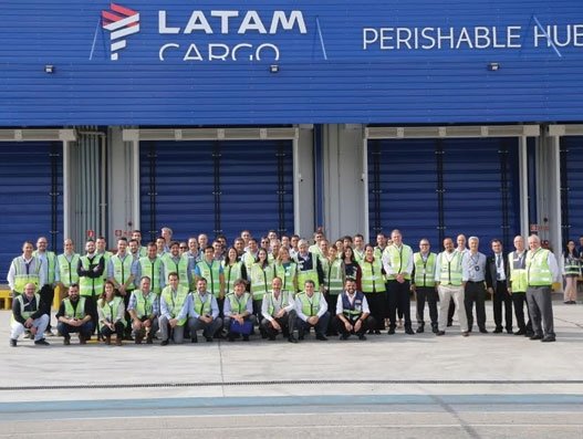 LATAM Cargo executives with clientes from Chile, Perú, Colombia, among other countries. Air Cargo