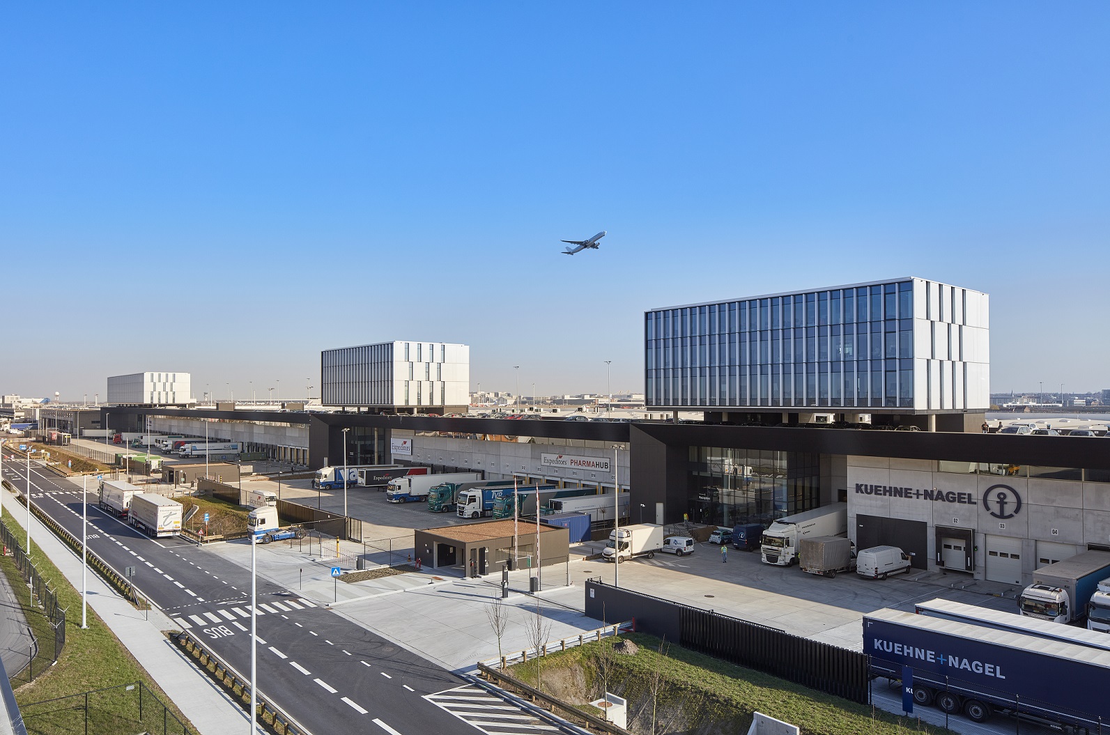 50,000 sq.m. state-of-the-art logistics building opens at Brussels Airport 50,000 sq.m. state-of-the-art logistics building opens at Brussels Airport