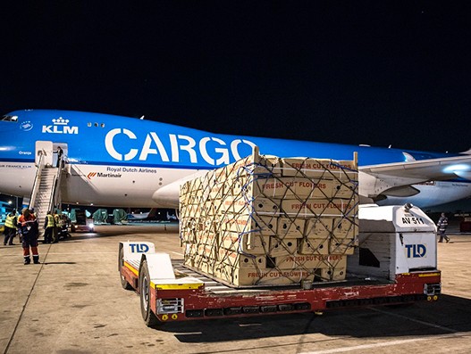 AFKLMP Cargo transports 3,000 tonnes of flowers to Europe using Boeing 747-400F