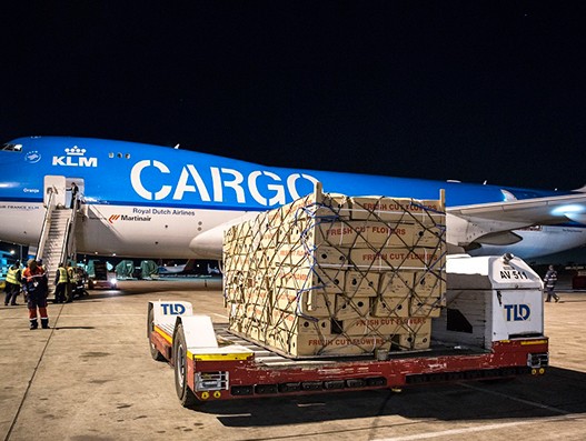 AFKLMP Cargo transports 3,000 tonnes of flowers to Europe using Boeing 747-400F AFKLMP Cargo transports 3,000 tonnes of flowers to Europe using Boeing 747-400F
