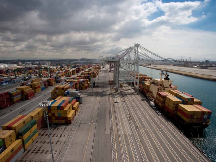 Cargo volume continues to surge at Port of Long Beach in July