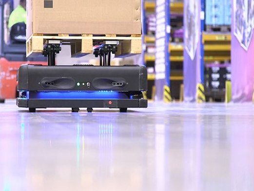 DB Schenker deploys autonomous robots at its Leipzig warehouse DB Schenker deploys autonomous robots at its Leipzig warehouse
