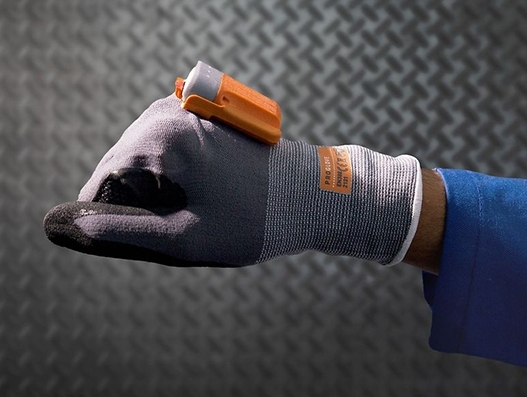 DB Schenker introduces intelligent scanning glove at its warehouse in Germany DB Schenker introduces intelligent scanning glove at its warehouse in Germany