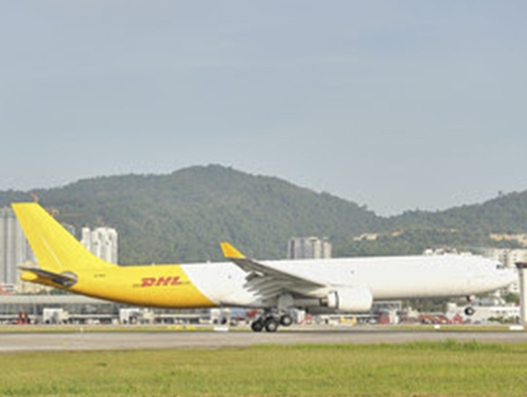 DHL Express deploys first passenger-to-freighter Airbus 330-300 DHL Express deploys first passenger-to-freighter Airbus 330-300