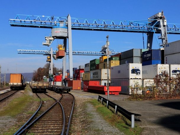 DP World buys 44% stake in Swissterminal Holding DP World buys 44% stake in Swissterminal Holding