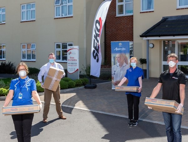 Alexandra, SEKO support PPE donation to British care home